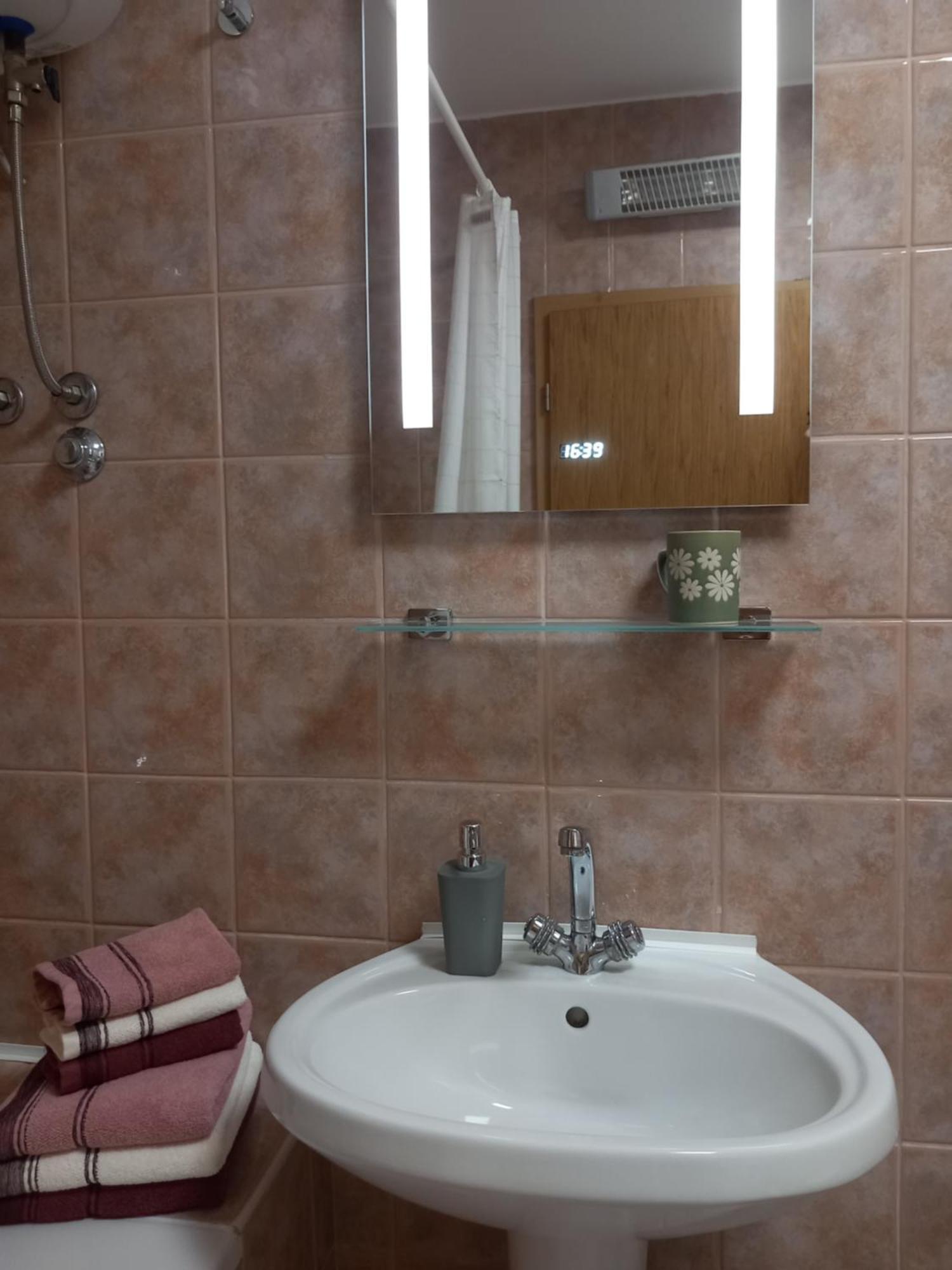 Apartment Harmony - Pleasant And Comfortable Place With A Balcony And A Secured Garage Split Exteriör bild