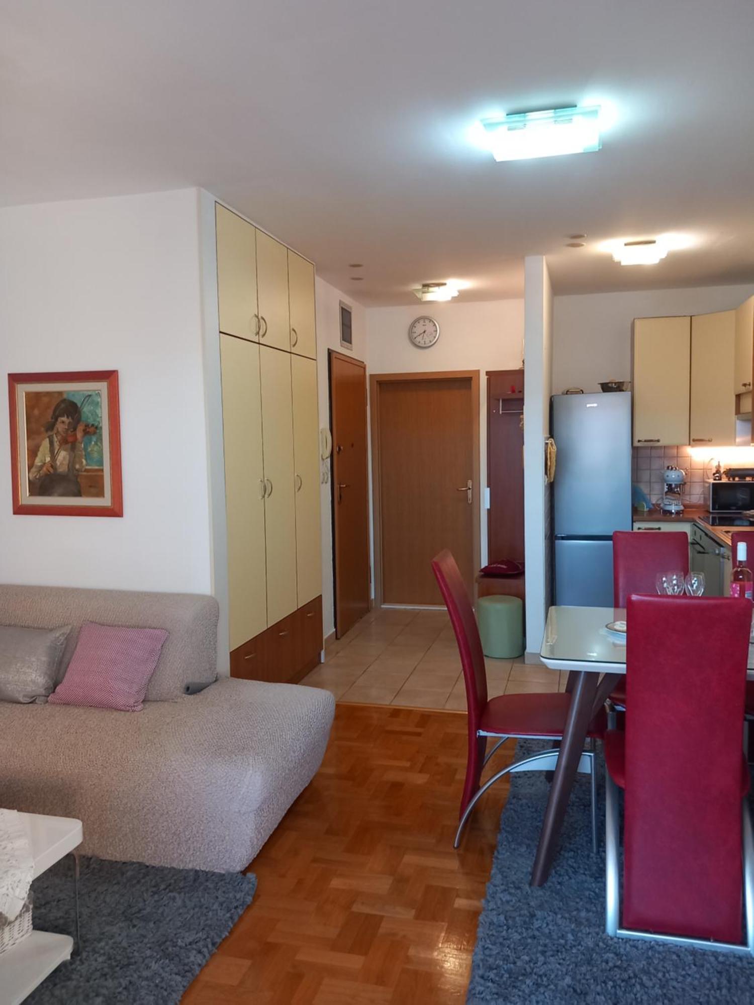 Apartment Harmony - Pleasant And Comfortable Place With A Balcony And A Secured Garage Split Exteriör bild