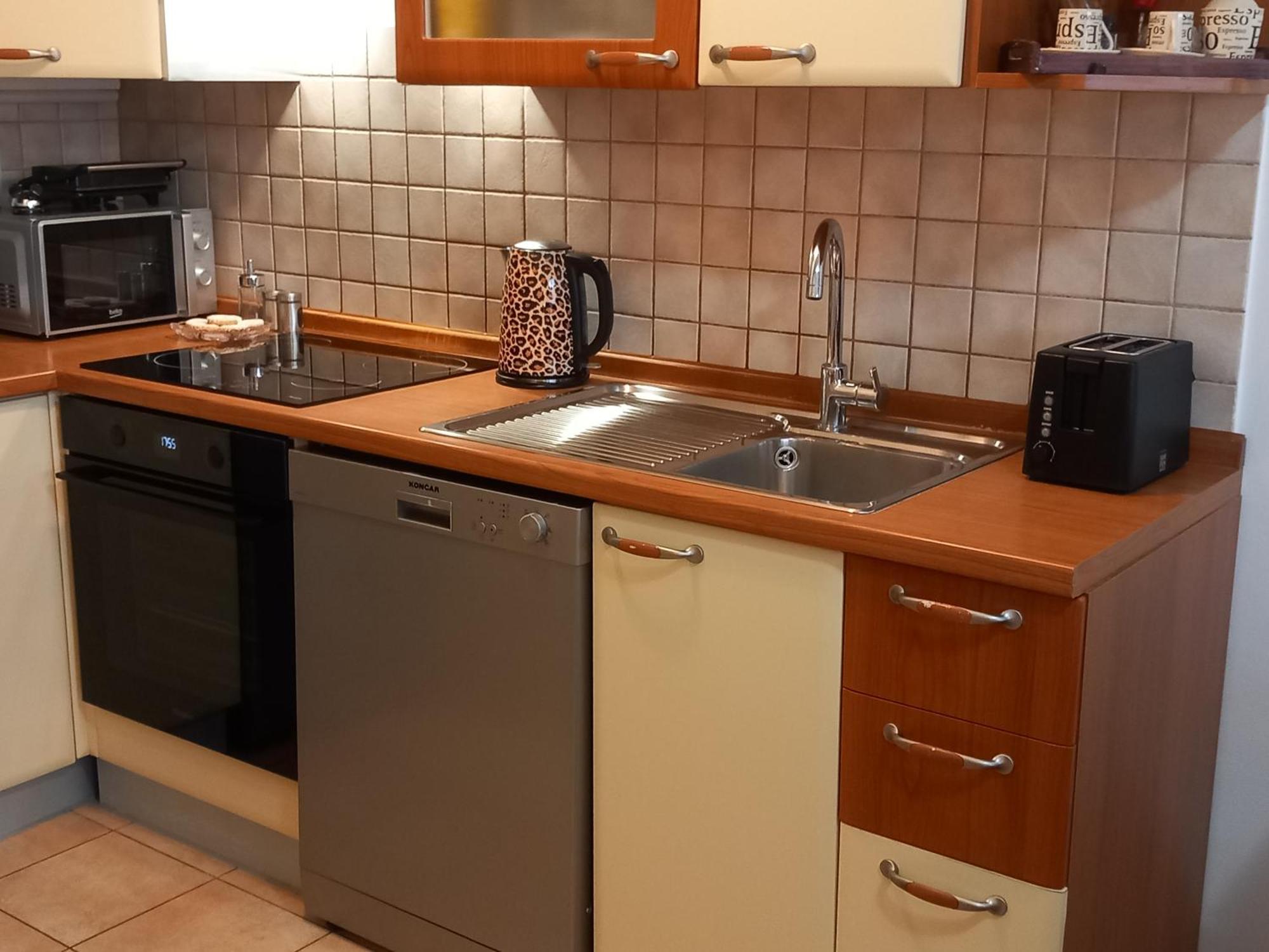 Apartment Harmony - Pleasant And Comfortable Place With A Balcony And A Secured Garage Split Exteriör bild