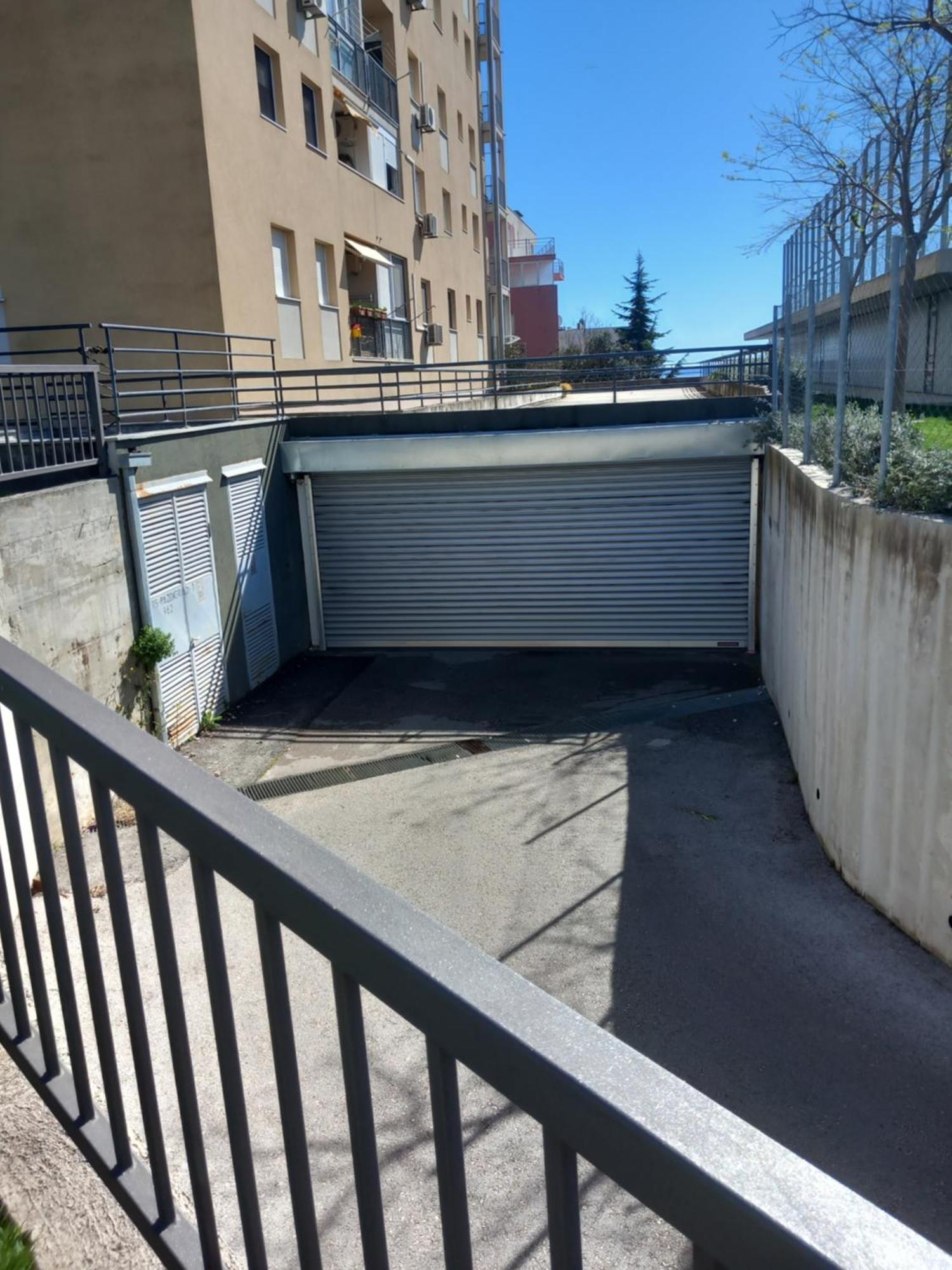 Apartment Harmony - Pleasant And Comfortable Place With A Balcony And A Secured Garage Split Exteriör bild
